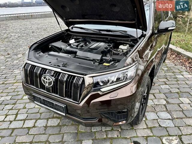 Коричневый Тойота Ленд Крузер Прадо, объемом двигателя 3.96 л и пробегом 37 тыс. км за 46999 $, фото 34 на Automoto.ua