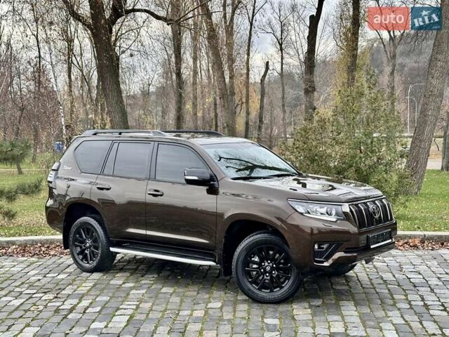 Коричневый Тойота Ленд Крузер Прадо, объемом двигателя 3.96 л и пробегом 37 тыс. км за 46999 $, фото 2 на Automoto.ua