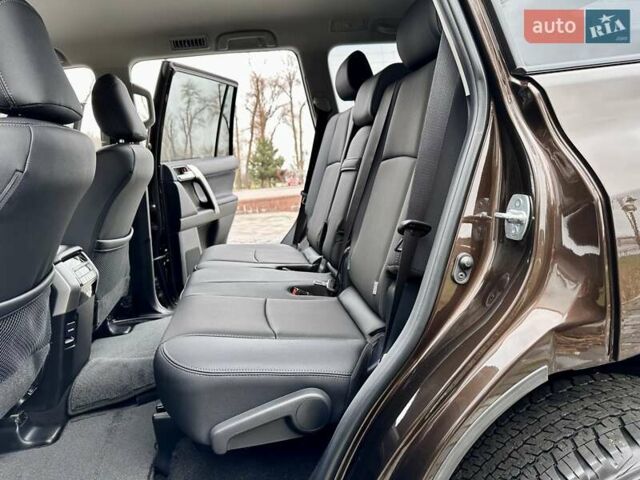 Коричневый Тойота Ленд Крузер Прадо, объемом двигателя 3.96 л и пробегом 37 тыс. км за 46999 $, фото 113 на Automoto.ua