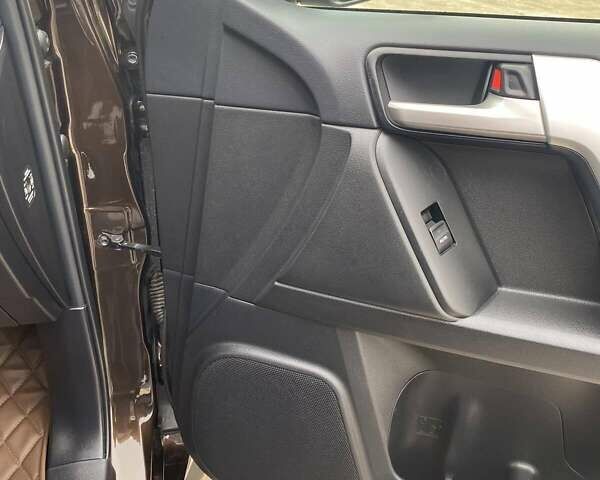 Тойота Ленд Крузер Прадо 2020 в Крыжополе на Automoto.ua Коричневый Тойота Ленд Крузер Прадо, объемом двигателя 3.96 л и пробегом 37 тыс. км за 42900 $, фото 16 на Automoto.ua