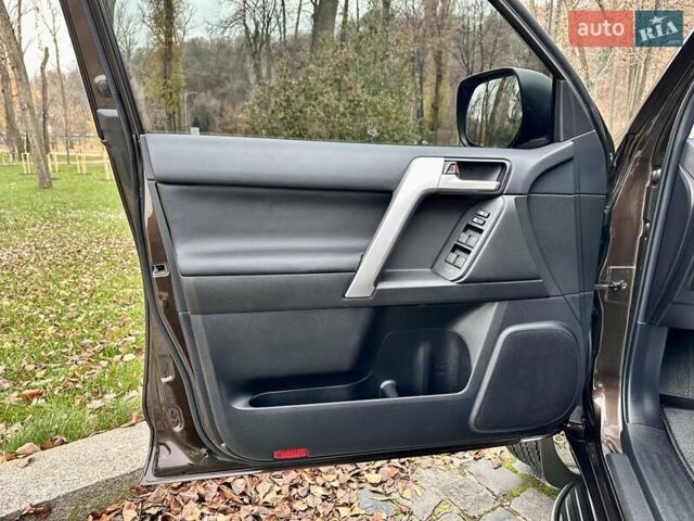 Коричневый Тойота Ленд Крузер Прадо, объемом двигателя 3.96 л и пробегом 37 тыс. км за 46999 $, фото 129 на Automoto.ua