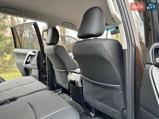 Коричневый Тойота Ленд Крузер Прадо, объемом двигателя 3.96 л и пробегом 37 тыс. км за 46999 $, фото 119 на Automoto.ua