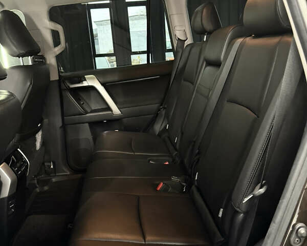 Коричневый Тойота Ленд Крузер Прадо, объемом двигателя 3.96 л и пробегом 42 тыс. км за 49000 $, фото 20 на Automoto.ua