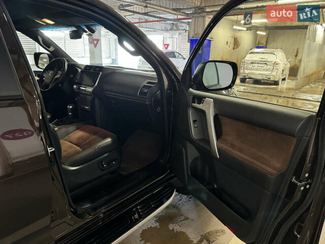 Коричневий Тойота Ленд Крузер Прадо, об'ємом двигуна 3.96 л та пробігом 145 тис. км за 42000 $, фото 11 на Automoto.ua