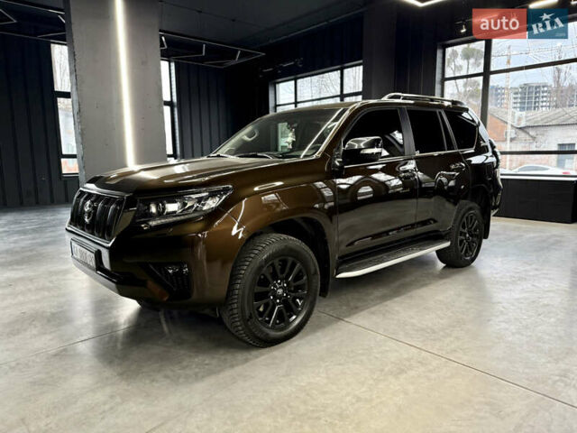 Коричневый Тойота Ленд Крузер Прадо, объемом двигателя 3.96 л и пробегом 42 тыс. км за 49000 $, фото 2 на Automoto.ua