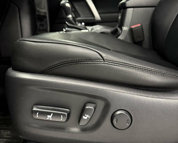 Коричневый Тойота Ленд Крузер Прадо, объемом двигателя 3.96 л и пробегом 42 тыс. км за 49000 $, фото 19 на Automoto.ua