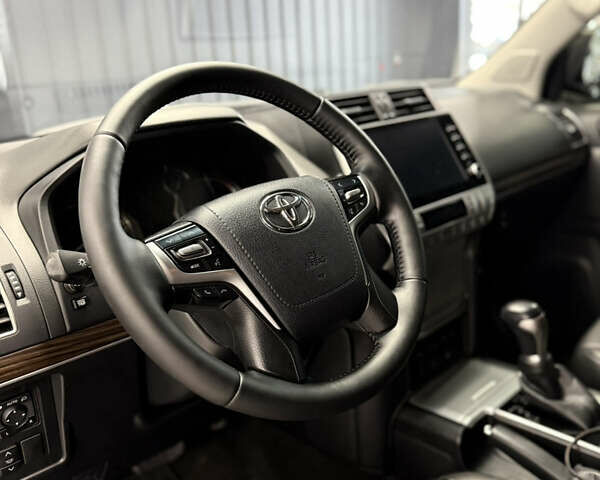 Коричневый Тойота Ленд Крузер Прадо, объемом двигателя 3.96 л и пробегом 42 тыс. км за 49000 $, фото 9 на Automoto.ua