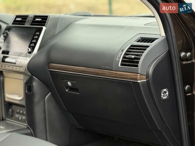 Коричневий Тойота Ленд Крузер Прадо, об'ємом двигуна 3.96 л та пробігом 65 тис. км за 46950 $, фото 70 на Automoto.ua