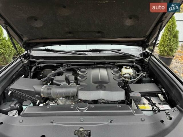 Коричневий Тойота Ленд Крузер Прадо, об'ємом двигуна 3.96 л та пробігом 65 тис. км за 46950 $, фото 79 на Automoto.ua