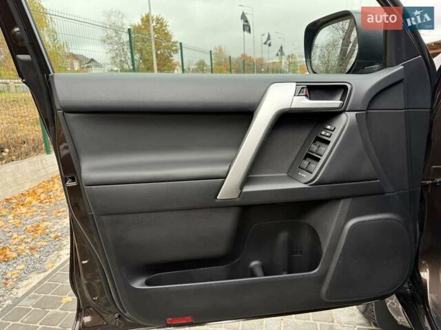 Коричневий Тойота Ленд Крузер Прадо, об'ємом двигуна 3.96 л та пробігом 65 тис. км за 46950 $, фото 72 на Automoto.ua