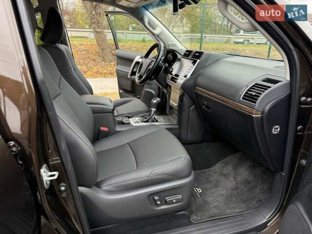 Коричневий Тойота Ленд Крузер Прадо, об'ємом двигуна 3.96 л та пробігом 65 тис. км за 46950 $, фото 45 на Automoto.ua