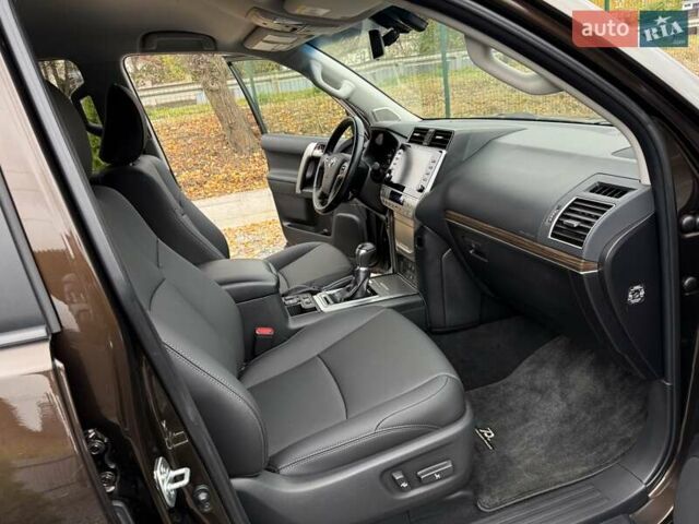 Коричневий Тойота Ленд Крузер Прадо, об'ємом двигуна 3.96 л та пробігом 65 тис. км за 46950 $, фото 42 на Automoto.ua