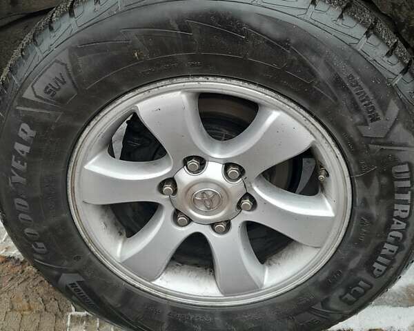 Красный Тойота Ленд Крузер Прадо, объемом двигателя 3.96 л и пробегом 203 тыс. км за 12000 $, фото 14 на Automoto.ua