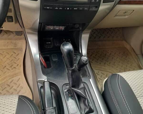 Красный Тойота Ленд Крузер Прадо, объемом двигателя 3.96 л и пробегом 203 тыс. км за 12000 $, фото 8 на Automoto.ua