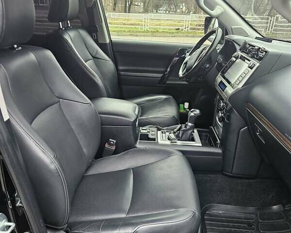 Красный Тойота Ленд Крузер Прадо, объемом двигателя 3.96 л и пробегом 148 тыс. км за 46000 $, фото 92 на Automoto.ua