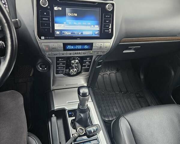 Красный Тойота Ленд Крузер Прадо, объемом двигателя 3.96 л и пробегом 148 тыс. км за 46000 $, фото 102 на Automoto.ua