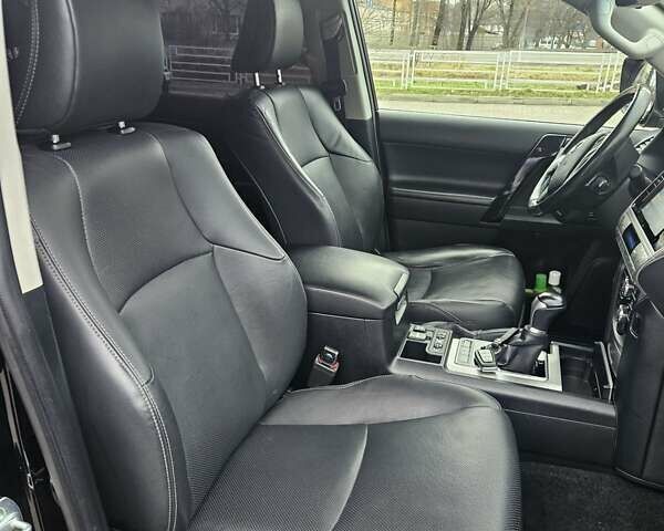 Красный Тойота Ленд Крузер Прадо, объемом двигателя 3.96 л и пробегом 148 тыс. км за 46000 $, фото 93 на Automoto.ua