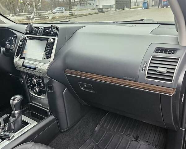 Красный Тойота Ленд Крузер Прадо, объемом двигателя 3.96 л и пробегом 148 тыс. км за 46000 $, фото 98 на Automoto.ua