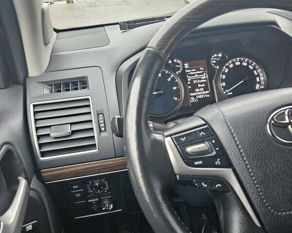 Красный Тойота Ленд Крузер Прадо, объемом двигателя 3.96 л и пробегом 148 тыс. км за 46000 $, фото 119 на Automoto.ua