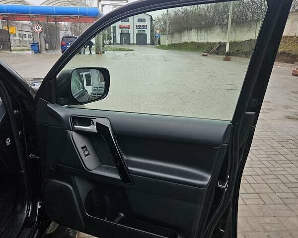 Красный Тойота Ленд Крузер Прадо, объемом двигателя 3.96 л и пробегом 148 тыс. км за 46000 $, фото 95 на Automoto.ua