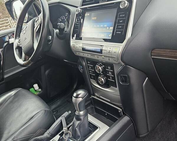 Красный Тойота Ленд Крузер Прадо, объемом двигателя 3.96 л и пробегом 148 тыс. км за 46000 $, фото 97 на Automoto.ua