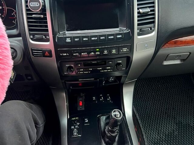 Тойота Ленд Крузер Прадо, объемом двигателя 4 л и пробегом 280 тыс. км за 11200 $, фото 7 на Automoto.ua