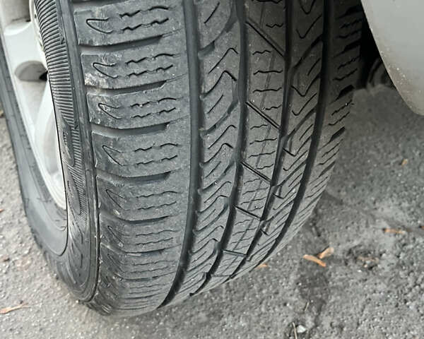 Тойота Ленд Крузер Прадо, объемом двигателя 4 л и пробегом 267 тыс. км за 9999 $, фото 1 на Automoto.ua