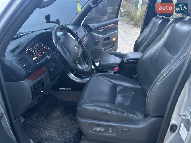 Тойота Ленд Крузер Прадо, объемом двигателя 3.96 л и пробегом 300 тыс. км за 17000 $, фото 4 на Automoto.ua