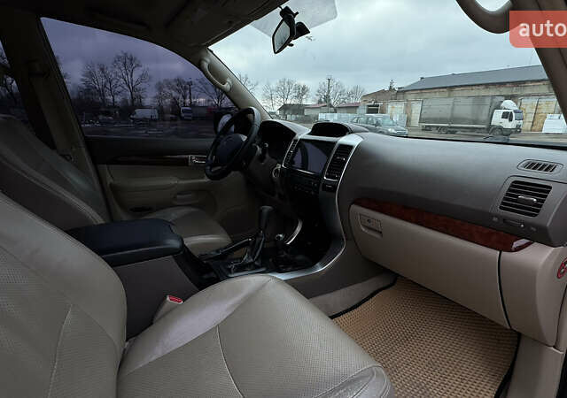 Тойота Ленд Крузер Прадо, объемом двигателя 4 л и пробегом 300 тыс. км за 12900 $, фото 7 на Automoto.ua