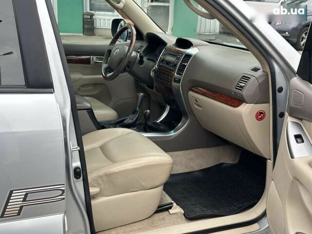 Тойота Ленд Крузер Прадо, объемом двигателя 0 л и пробегом 231 тыс. км за 13690 $, фото 24 на Automoto.ua