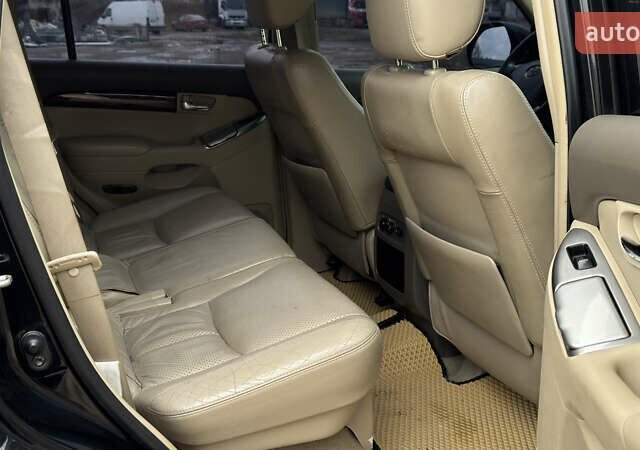 Тойота Ленд Крузер Прадо, объемом двигателя 4 л и пробегом 300 тыс. км за 12900 $, фото 5 на Automoto.ua