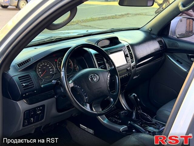 Тойота Ленд Крузер Прадо, объемом двигателя 4 л и пробегом 299 тыс. км за 12999 $, фото 8 на Automoto.ua