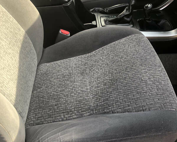 Тойота Ленд Крузер Прадо, объемом двигателя 2.7 л и пробегом 210 тыс. км за 12400 $, фото 7 на Automoto.ua