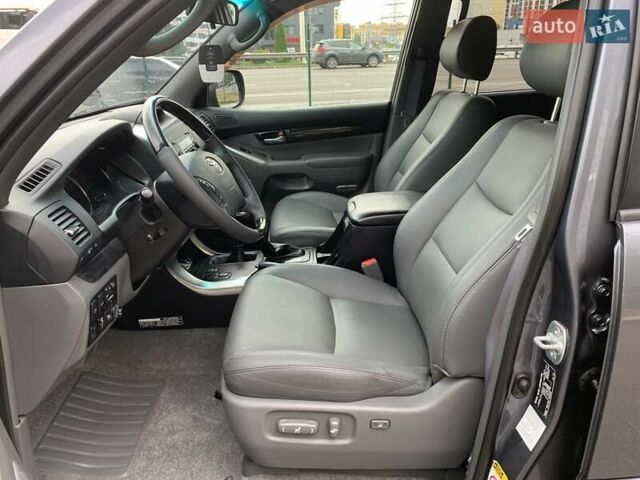 Тойота Ленд Крузер Прадо, объемом двигателя 4 л и пробегом 272 тыс. км за 16200 $, фото 8 на Automoto.ua