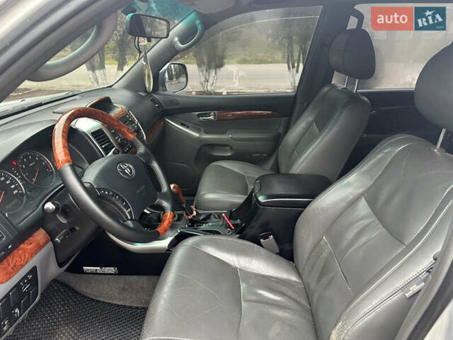 Тойота Ленд Крузер Прадо, об'ємом двигуна 4 л та пробігом 276 тис. км за 17800 $, фото 6 на Automoto.ua