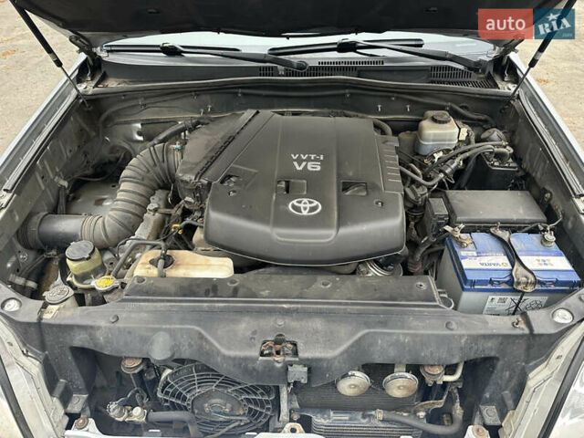 Тойота Ленд Крузер Прадо, об'ємом двигуна 4 л та пробігом 276 тис. км за 17800 $, фото 9 на Automoto.ua