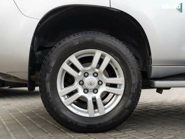 Тойота Ленд Крузер Прадо, объемом двигателя 0 л и пробегом 232 тыс. км за 22900 $, фото 6 на Automoto.ua