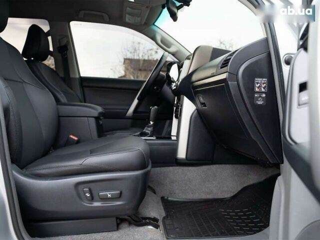 Тойота Ленд Крузер Прадо, объемом двигателя 0 л и пробегом 232 тыс. км за 22900 $, фото 24 на Automoto.ua