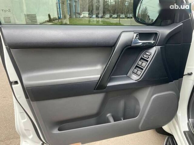 Тойота Ленд Крузер Прадо, об'ємом двигуна 0 л та пробігом 285 тис. км за 25999 $, фото 13 на Automoto.ua