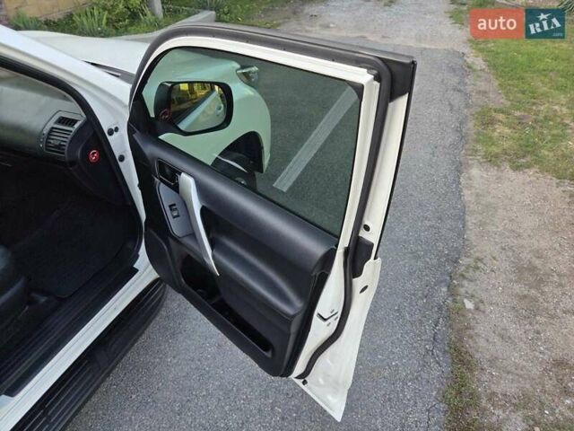 Тойота Ленд Крузер Прадо, об'ємом двигуна 2.7 л та пробігом 118 тис. км за 24999 $, фото 22 на Automoto.ua