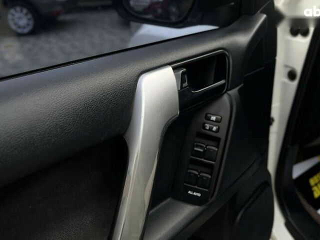 Тойота Ленд Крузер Прадо, объемом двигателя 3 л и пробегом 173 тыс. км за 31150 $, фото 18 на Automoto.ua