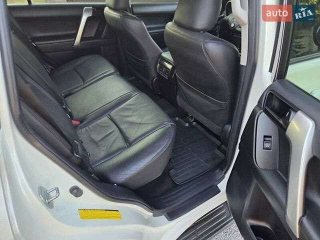 Тойота Ленд Крузер Прадо, об'ємом двигуна 2.7 л та пробігом 118 тис. км за 24999 $, фото 16 на Automoto.ua