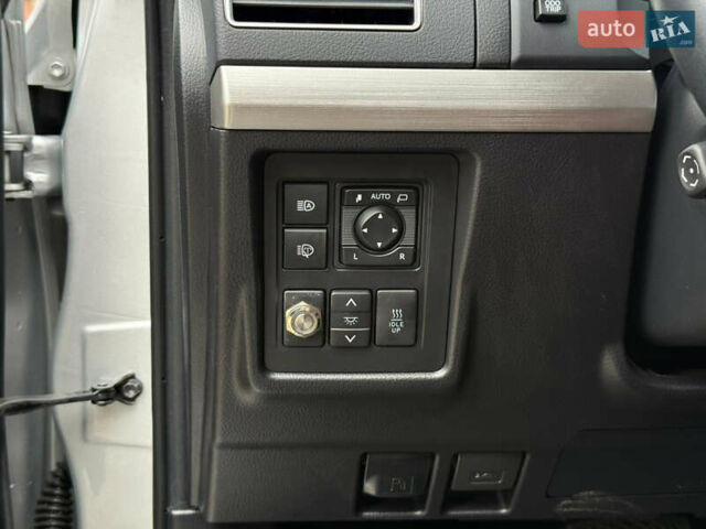 Тойота Ленд Крузер Прадо 2018 в Тернополе на Automoto.ua Тойота Ленд Крузер Прадо, объемом двигателя 2.8 л и пробегом 250 тыс. км за 35300 $, фото 25 на Automoto.ua