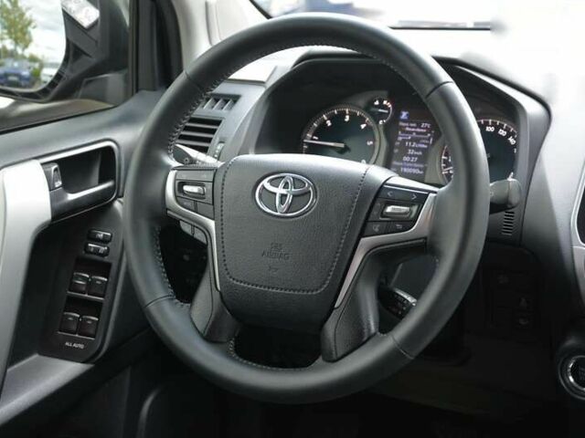 Тойота Ленд Крузер Прадо 2018 в Киеве на Automoto.ua Тойота Ленд Крузер Прадо, объемом двигателя 2.8 л и пробегом 190 тыс. км за 35999 $, фото 23 на Automoto.ua