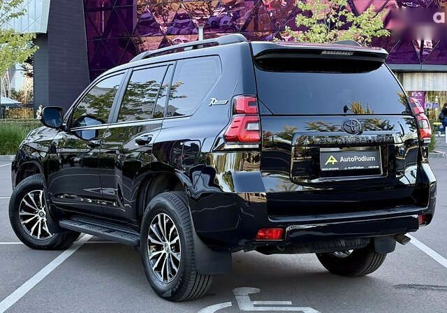 Тойота Ленд Крузер Прадо 2018 в Киеве на Automoto.ua Тойота Ленд Крузер Прадо, объемом двигателя 2.8 л и пробегом 190 тыс. км за 35999 $, фото 8 на Automoto.ua