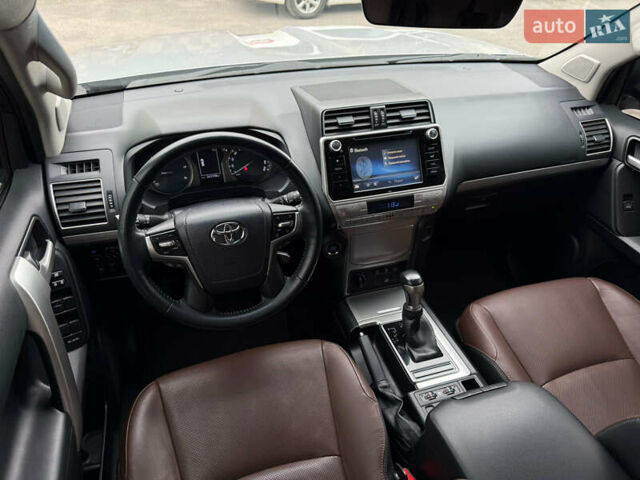 Тойота Ленд Крузер Прадо 2018 в Тернополе на Automoto.ua Тойота Ленд Крузер Прадо, объемом двигателя 2.8 л и пробегом 250 тыс. км за 35300 $, фото 16 на Automoto.ua