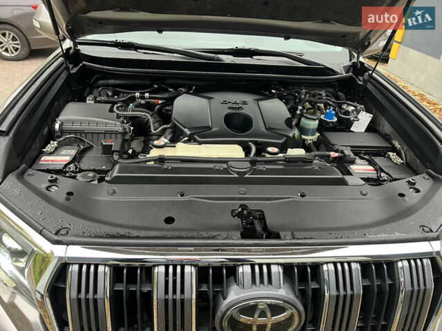 Тойота Ленд Крузер Прадо, объемом двигателя 2.8 л и пробегом 109 тыс. км за 41800 $, фото 12 на Automoto.ua