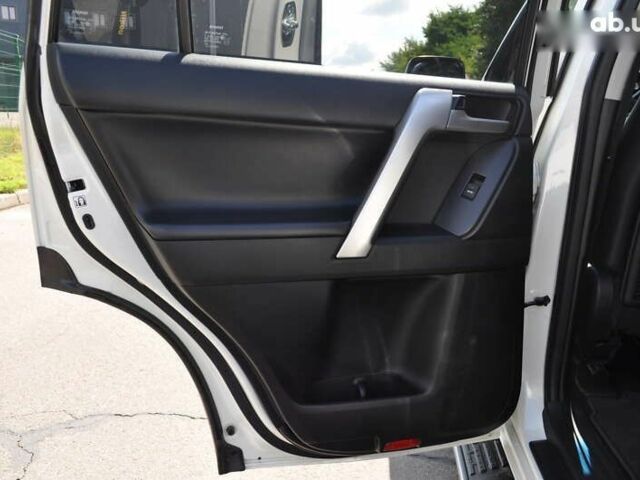 Тойота Ленд Крузер Прадо, объемом двигателя 0 л и пробегом 83 тыс. км за 42000 $, фото 28 на Automoto.ua