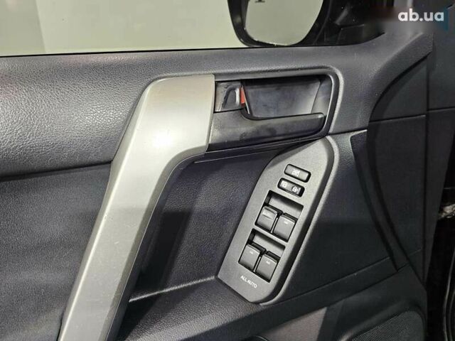 Тойота Ленд Крузер Прадо, об'ємом двигуна 2.7 л та пробігом 115 тис. км за 27777 $, фото 25 на Automoto.ua