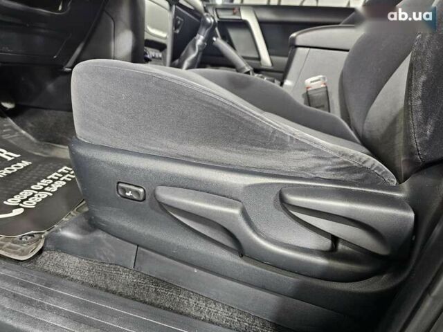 Тойота Ленд Крузер Прадо, об'ємом двигуна 2.7 л та пробігом 115 тис. км за 27777 $, фото 24 на Automoto.ua